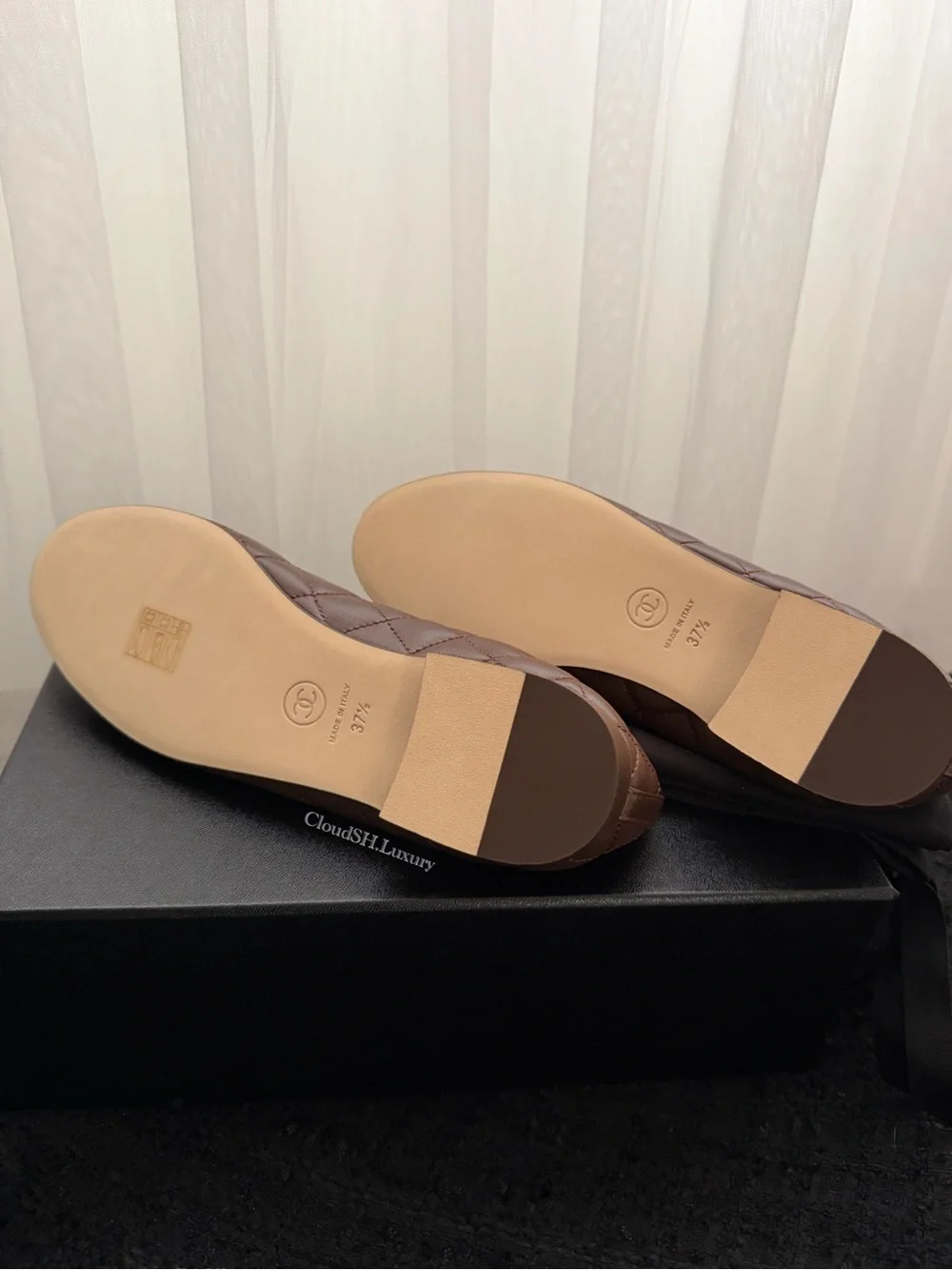 Auth Chanel BNIB 26B Dark Brown Quilted CC Logo Ballet Flats - Size 37.5